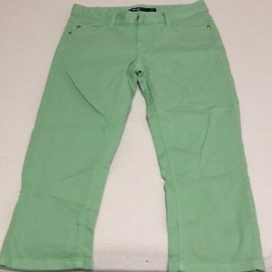 Girls 3/4 tea green jeans size M -L